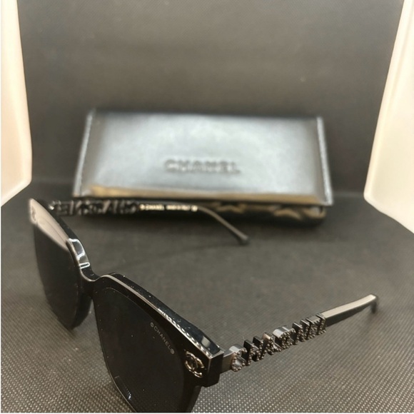 Women’s Black Chanel Sunglasses - Picture 4 of 8